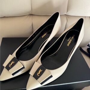 Saint Laurent Pierrot Monogram Bow Pointed Toe Pump / size 39